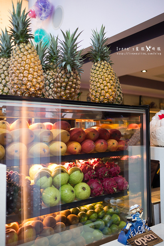 【台中】逢甲美食/用喝的整顆西瓜汁/鐵達尼號冰品.Maj.frutti-冰菓藝棧 【台中】逢甲美食/用喝的整顆西瓜汁/鐵達尼號冰品.Maj.frutti-冰菓藝棧