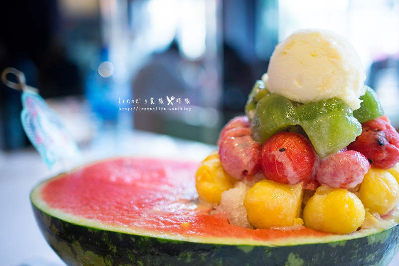 【台中】逢甲美食/用喝的整顆西瓜汁/鐵達尼號冰品.Maj.frutti-冰菓藝棧 【台中】逢甲美食/用喝的整顆西瓜汁/鐵達尼號冰品.Maj.frutti-冰菓藝棧