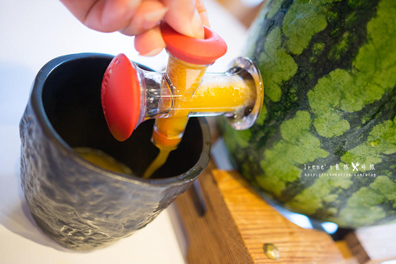 【台中】逢甲美食/用喝的整顆西瓜汁/鐵達尼號冰品.Maj.frutti-冰菓藝棧 【台中】逢甲美食/用喝的整顆西瓜汁/鐵達尼號冰品.Maj.frutti-冰菓藝棧