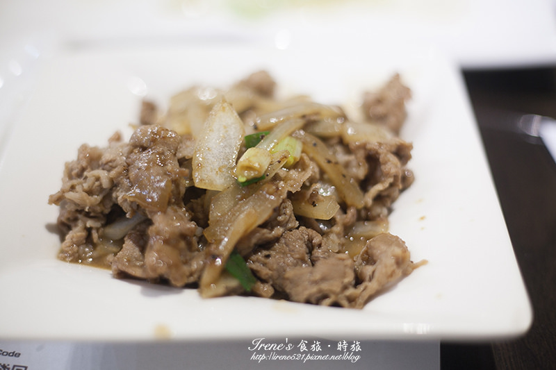 【三重】依不同食材有不同醬料,不會每種吃起來都是一樣的味道.鐵板神蒜-鐵板燒 【三重】依不同食材有不同醬料,不會每種吃起來都是一樣的味道.鐵板神蒜-鐵板燒
