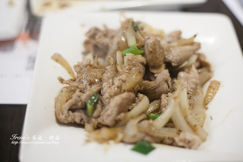 【三重】依不同食材有不同醬料,不會每種吃起來都是一樣的味道.鐵板神蒜-鐵板燒 【三重】依不同食材有不同醬料,不會每種吃起來都是一樣的味道.鐵板神蒜-鐵板燒