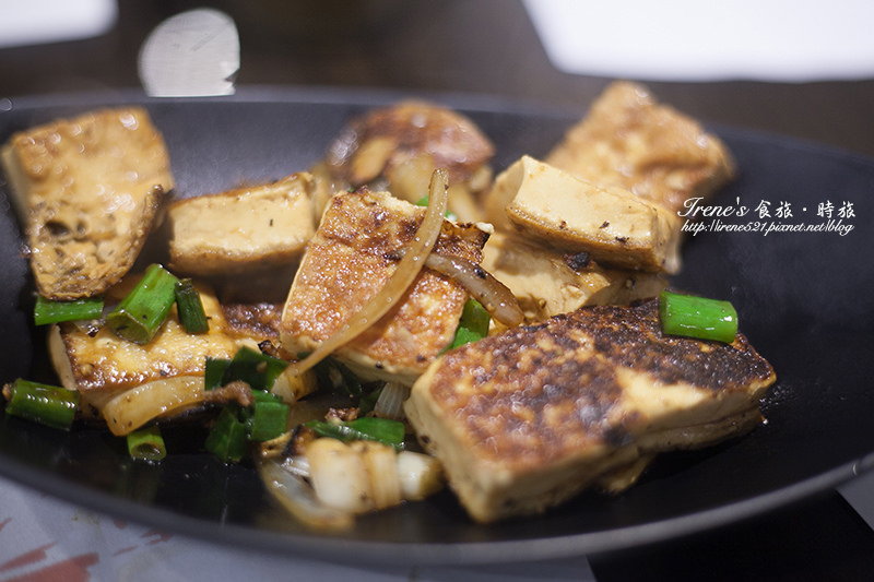 【三重】依不同食材有不同醬料,不會每種吃起來都是一樣的味道.鐵板神蒜-鐵板燒 【三重】依不同食材有不同醬料,不會每種吃起來都是一樣的味道.鐵板神蒜-鐵板燒