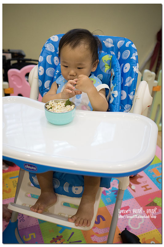 【育兒】準備好讓小寶貝自己進食用餐了吧.時機/準備工具/用餐氛圍 【育兒】準備好讓小寶貝自己進食用餐了吧.時機/準備工具/用餐氛圍