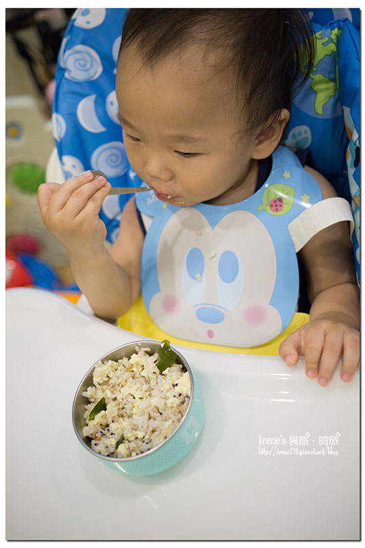【育兒】準備好讓小寶貝自己進食用餐了吧.時機/準備工具/用餐氛圍 【育兒】準備好讓小寶貝自己進食用餐了吧.時機/準備工具/用餐氛圍