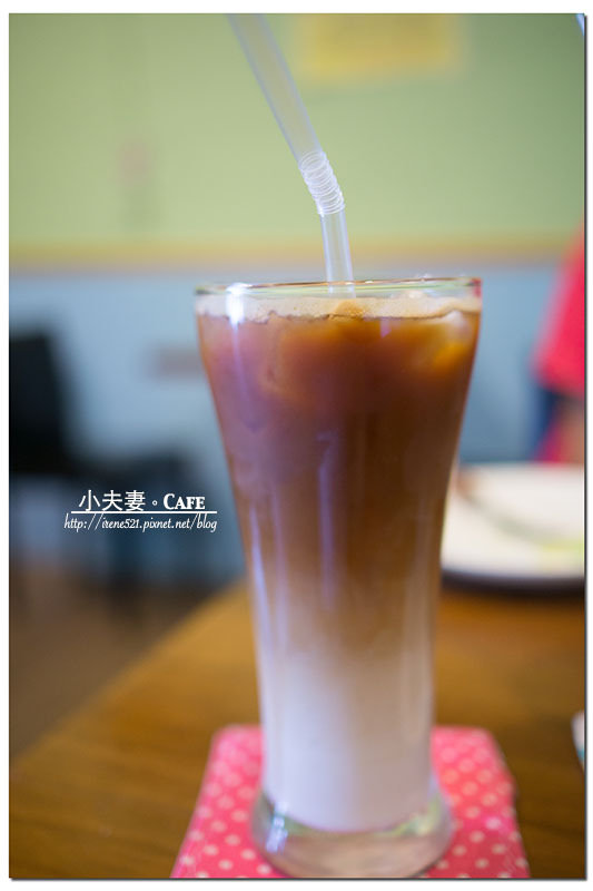 【三重】吃帕尼尼/鬆餅/喝咖啡還能順便手機包膜.小夫妻。Cafe 【三重】吃帕尼尼/鬆餅/喝咖啡還能順便手機包膜.小夫妻。Cafe