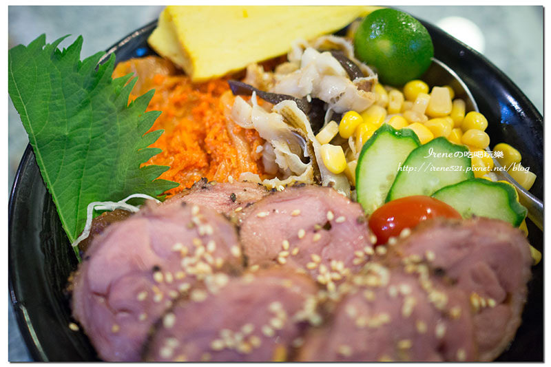 【三重】多國料理的混搭，便宜大份量，親子友善餐廳．亞吉斯風味食堂