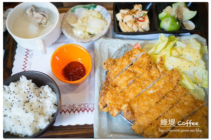 【三重】物超所值的簡餐,另有鬆餅、炸物,姊妹相聚下午茶的好地方.綠堤Coffee 【三重】物超所值的簡餐,另有鬆餅、炸物,姊妹相聚下午茶的好地方.綠堤Coffee