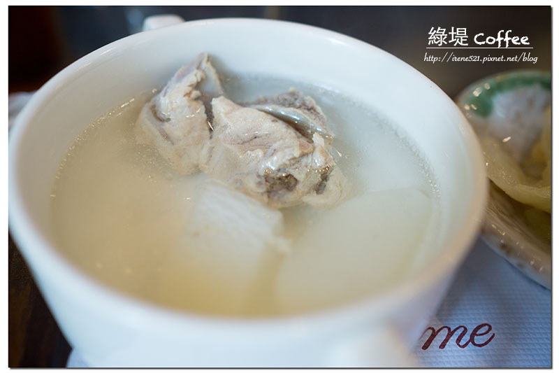 【三重】物超所值的簡餐,另有鬆餅、炸物,姊妹相聚下午茶的好地方.綠堤Coffee 【三重】物超所值的簡餐,另有鬆餅、炸物,姊妹相聚下午茶的好地方.綠堤Coffee