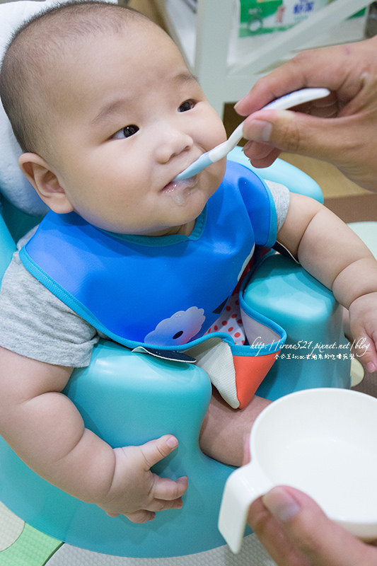 【育兒】餵食副食品的好幫手.Anbebe二代加大款幫寶椅 【育兒】餵食副食品的好幫手.Anbebe二代加大款幫寶椅