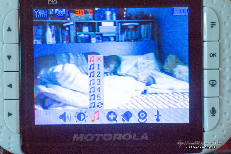 【育兒好物】隨時掌握寶寶的一舉一動.Motorola摩托羅拉嬰兒監聽器 【育兒好物】隨時掌握寶寶的一舉一動.Motorola摩托羅拉嬰兒監聽器