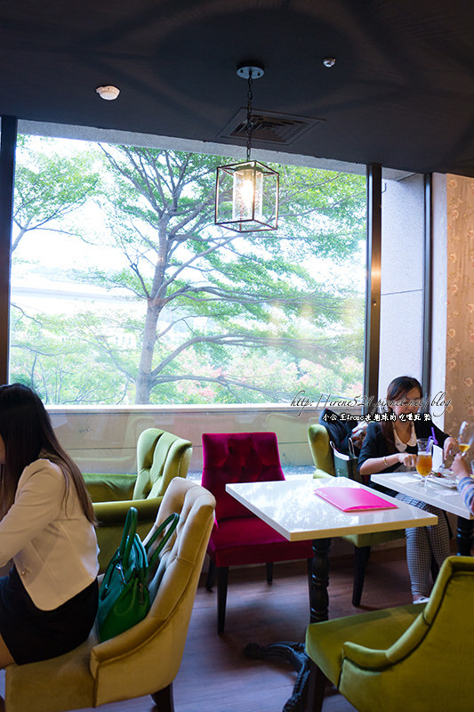 【台北士林區】法式薄餅的浪漫相約.法孚Cafe V (天母誠品店) 【台北士林區】法式薄餅的浪漫相約.法孚Cafe V (天母誠品店)