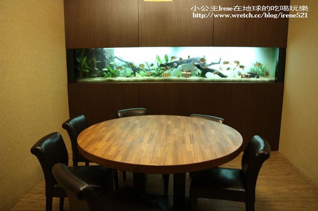 【台北松山區】邊看鯊魚邊吃漢堡.邁阿密漢堡 【台北松山區】邊看鯊魚邊吃漢堡.邁阿密漢堡