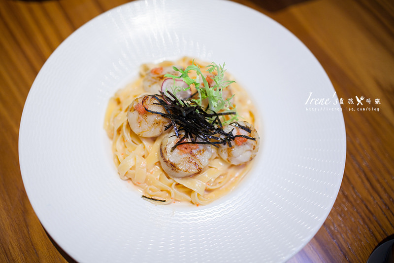 【台北信義區】 市府美食 /京站美食。食材與藝術的玩味組合，餐廳/聚餐/美食/約會推薦．朵頤排餐館Doricious