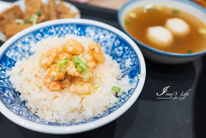 台北也有蝦仁飯,超人氣忠青商行進駐台北101,一個人也能輕鬆吃 台北也有蝦仁飯,超人氣忠青商行進駐台北101,一個人也能輕鬆吃