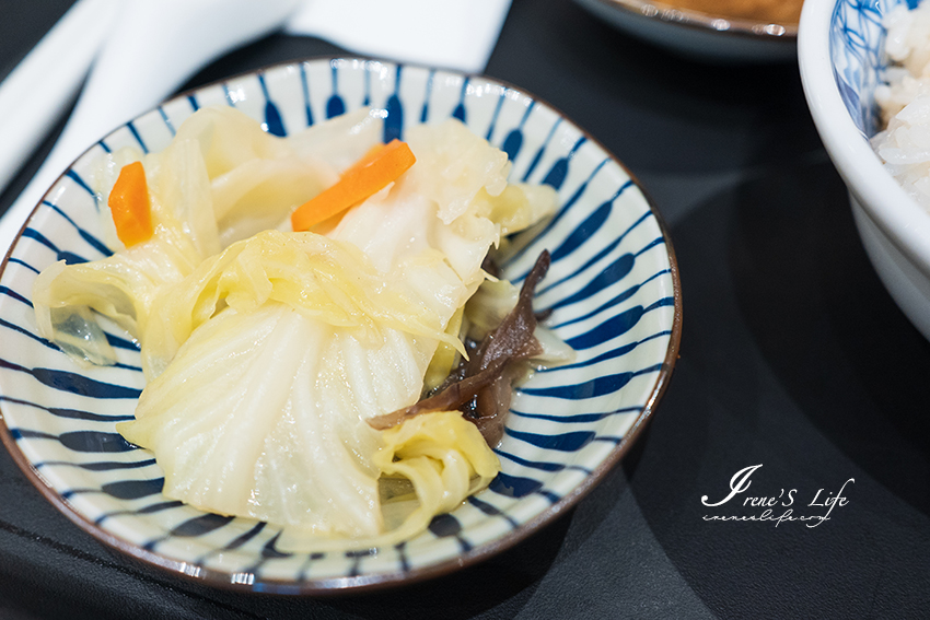 台北也有蝦仁飯,超人氣忠青商行進駐台北101,一個人也能輕鬆吃 台北也有蝦仁飯,超人氣忠青商行進駐台北101,一個人也能輕鬆吃