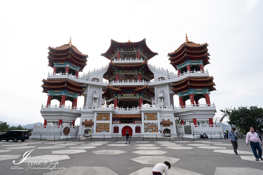 基隆新地標！從信二防空洞一路逛到基隆版天空步道，免費的遠見人文空間打造城市裡的書卷味