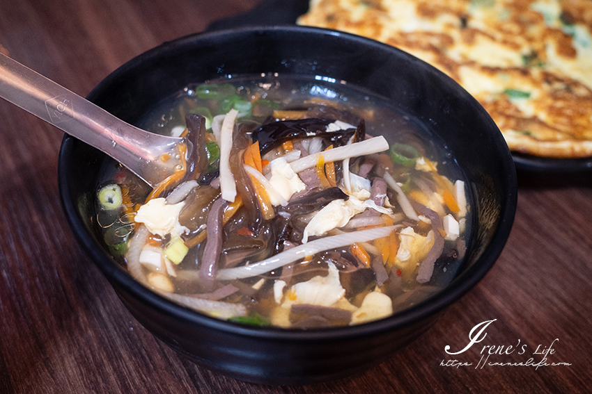 金山美食推薦｜生意好到甩鍋炒不停！炒飯、炒麵、熱炒推薦，生意很好的在地美食