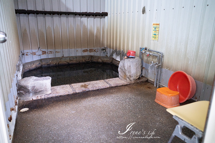 宜蘭礁溪超便宜溫泉湯屋，假日只要200元就能享有雙人湯屋，加一人也只要30元