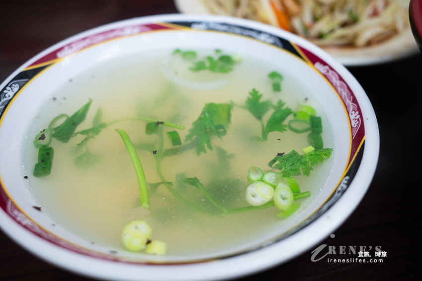 板橋高人氣的越南料理,人潮跟牛肉河粉一樣滿到溢出來!泰式涼拌木瓜也是大份量 板橋高人氣的越南料理,人潮跟牛肉河粉一樣滿到溢出來!泰式涼拌木瓜也是大份量