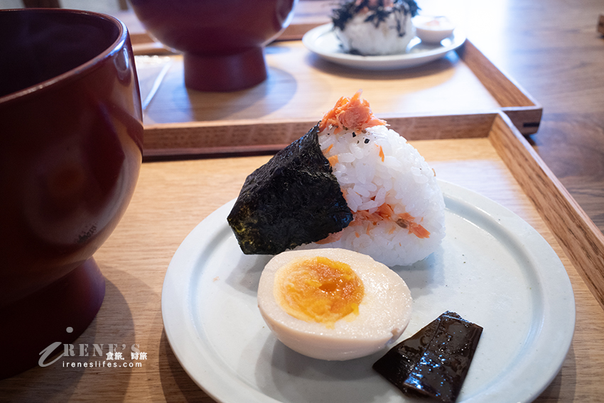 淺草日式早餐推薦,還沒開門就大排長龍!味噌湯配飯糰的傳統吃法,美味又滿足 淺草日式早餐推薦,還沒開門就大排長龍!味噌湯配飯糰的傳統吃法,美味又滿足