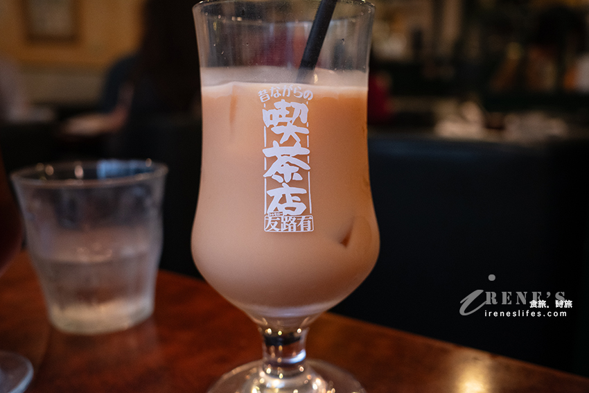東京淺草早餐推薦｜位於二樓的復古喫茶店，除了烤吐司外還有烤魚定食，一早就客滿