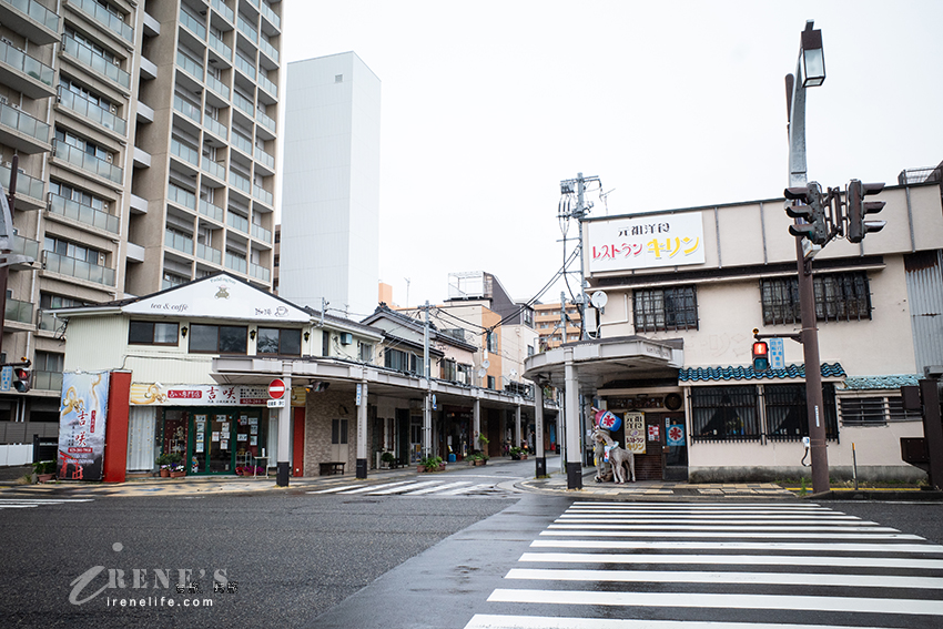 懷舊且在地的新潟商店街，安靜的「上古町商店街」夾雜著文青與復古，人潮稀疏超舒服的氛圍