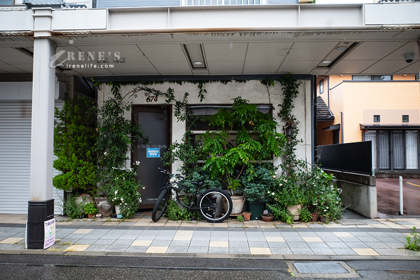 懷舊且在地的新潟商店街，安靜的「上古町商店街」夾雜著文青與復古，人潮稀疏超舒服的氛圍