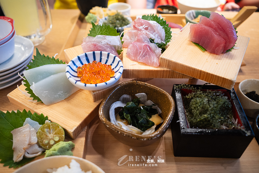 沖繩美食推薦｜近美麗海水族館的平價海鮮定食，階梯式生魚片好浮誇，烤魚超大份