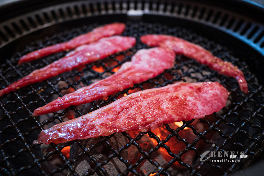 東京淺草推薦燒肉,TOKYO燒肉百名店之一!還沒開門就掛出已客滿,沒預約吃不到 東京淺草推薦燒肉,TOKYO燒肉百名店之一!還沒開門就掛出已客滿,沒預約吃不到