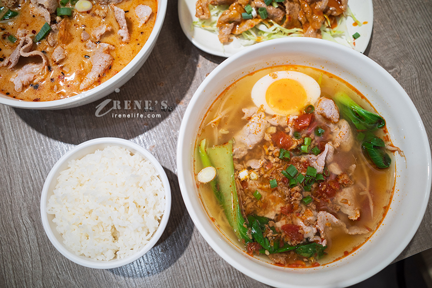 泰國老闆開的道地泰式船麵,份量大、辣度可調整,濃郁船麵、泰奶酸辣麵各有特色 泰國老闆開的道地泰式船麵,份量大、辣度可調整,濃郁船麵、泰奶酸辣麵各有特色