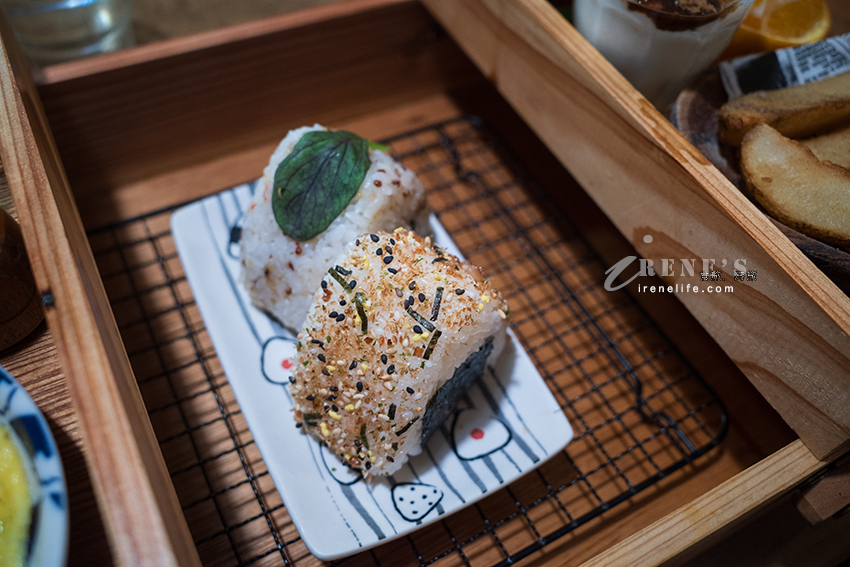 永和仁愛公園對面人氣雜貨鄉村風咖啡食堂，在地早午餐名店，餐點選擇性多、擺盤超好拍