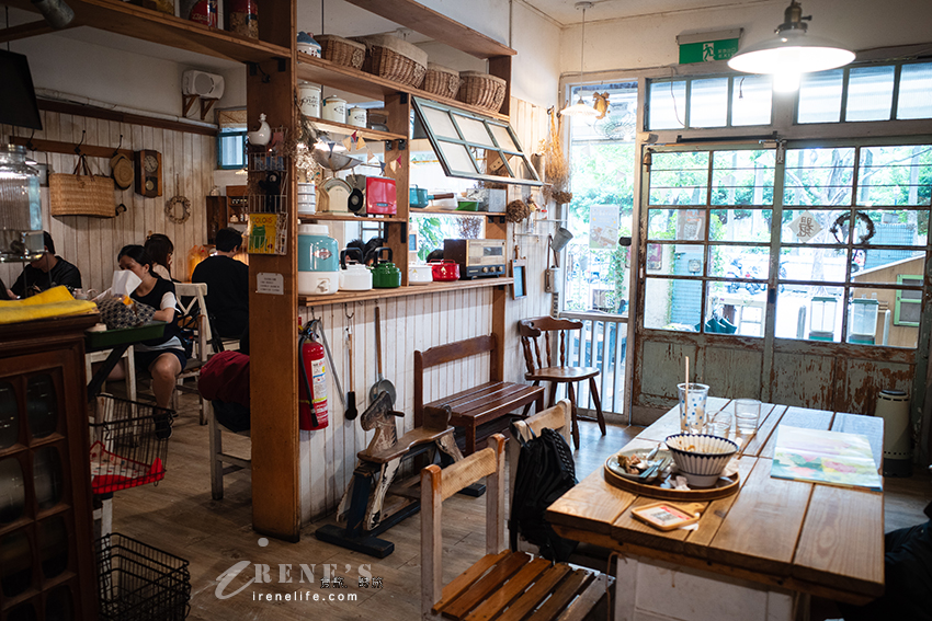 永和仁愛公園對面人氣雜貨鄉村風咖啡食堂，在地早午餐名店，餐點選擇性多、擺盤超好拍