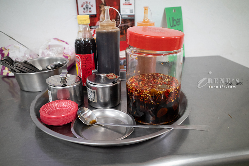 三重土豆粿、蒸蛋湯吃起來，Q軟帶有花生香，真的很少見，蘿蔔糕也好吃