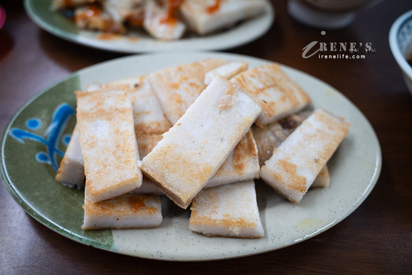 三重土豆粿、蒸蛋湯吃起來，Q軟帶有花生香，真的很少見，蘿蔔糕也好吃