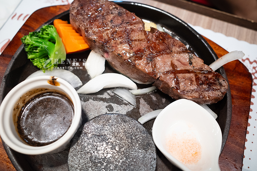 大戈壁集團旗下的平價牛排館，比薩、炸雞、酸菜白肉鍋、干鍋通通自助吃到飽，只是種類過少