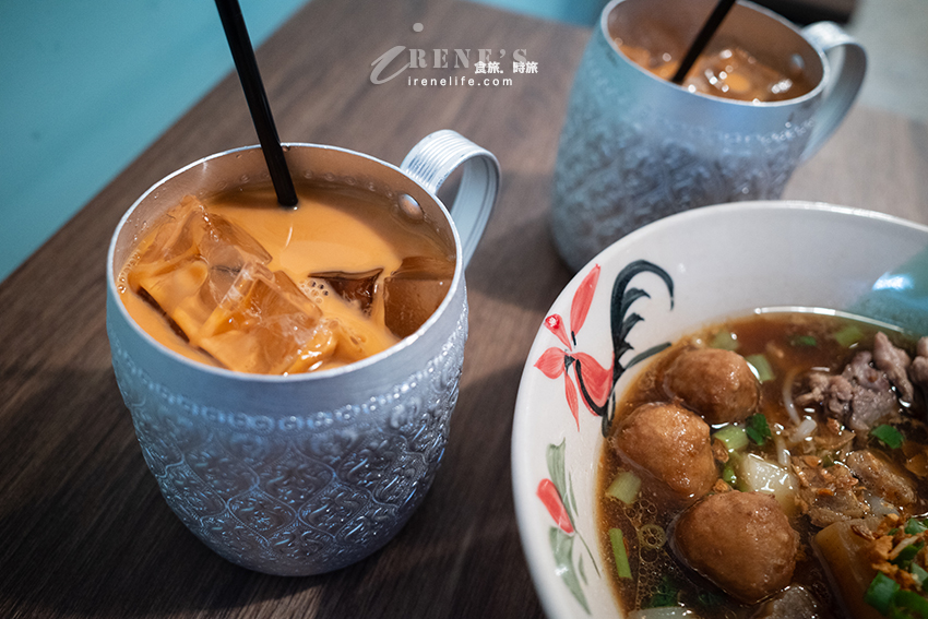 三重也有泰國傳統船麵囉，蓋飯、涼拌、炸物、甜點通通有，份量精緻純吃巧