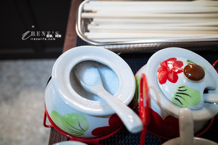 三重也有泰國傳統船麵囉，蓋飯、涼拌、炸物、甜點通通有，份量精緻純吃巧