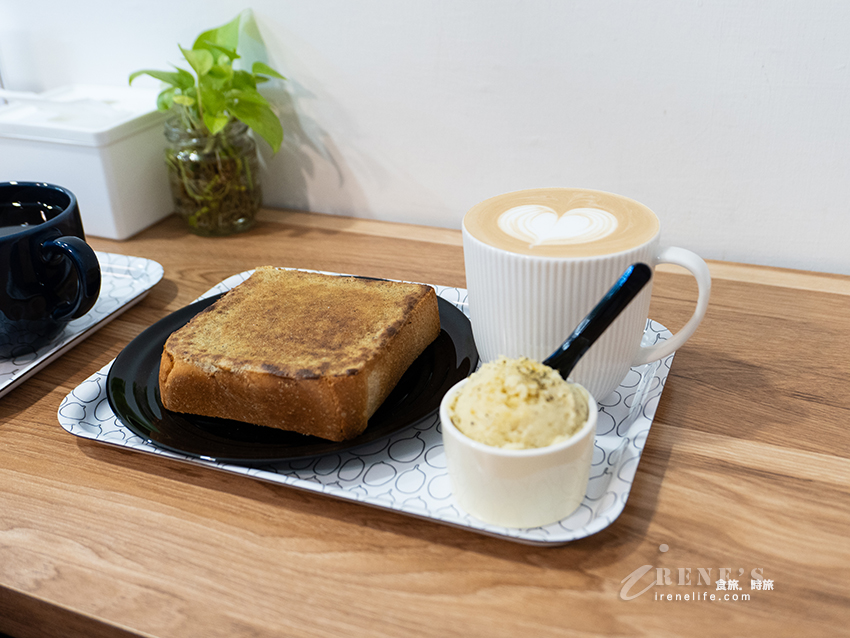大龍街可愛舒適的早午餐店,手工燉製肉醬吐司/乳酪蛋餅捲、鐵觀音奶酥厚片 大龍街可愛舒適的早午餐店,手工燉製肉醬吐司/乳酪蛋餅捲、鐵觀音奶酥厚片