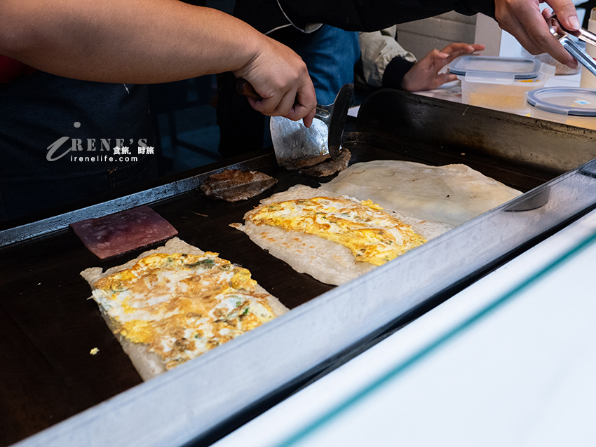 三重粉漿蛋餅新開幕,自製粉漿搭配自製特製醬很有特色,最便宜一份35元 三重粉漿蛋餅新開幕,自製粉漿搭配自製特製醬很有特色,最便宜一份35元