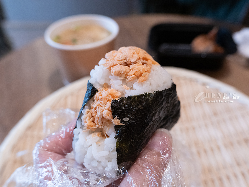 日本京都來台的人氣飯糰！包裝精緻口味多，有內用座位，唯一缺點就是份量精緻
