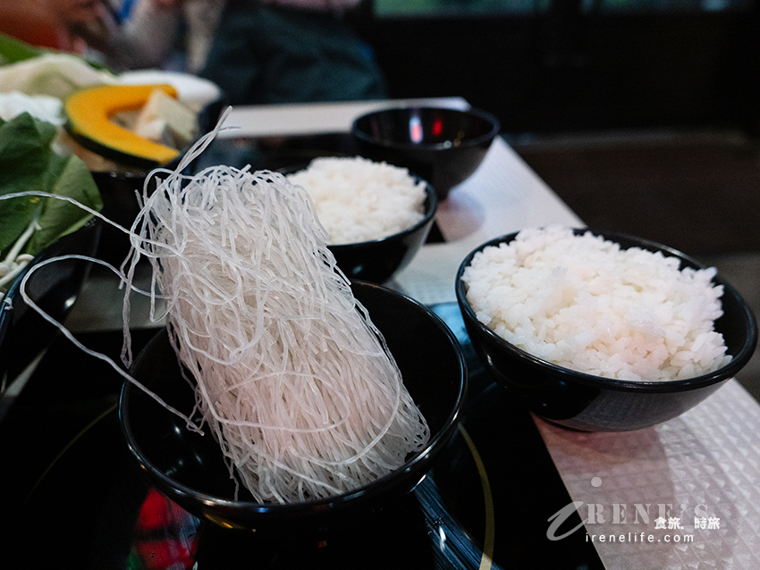 桃園新開幕一雞鍋 港式雞煲火鍋，花雕雞鍋、麻辣雞煲一鍋兩吃好過癮，巨無霸飲品很大杯