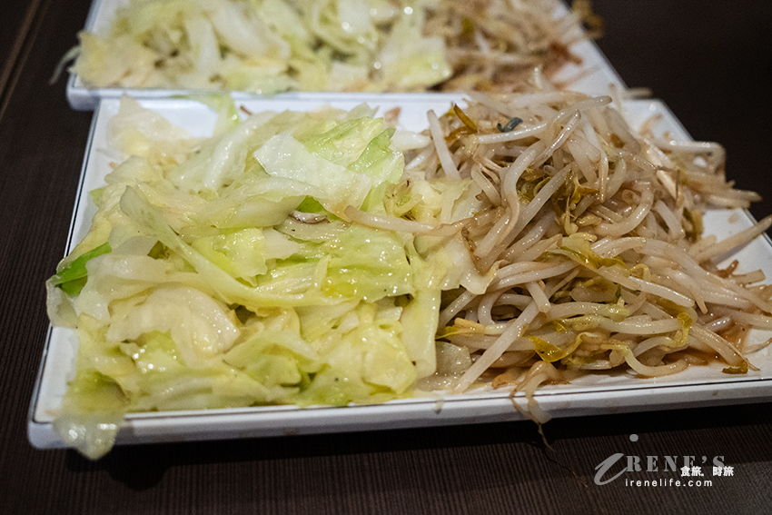 輔大人氣美食,還沒開門就開始排隊,最便宜190元,白飯、熱湯、飲料無限供應 輔大人氣美食,還沒開門就開始排隊,最便宜190元,白飯、熱湯、飲料無限供應