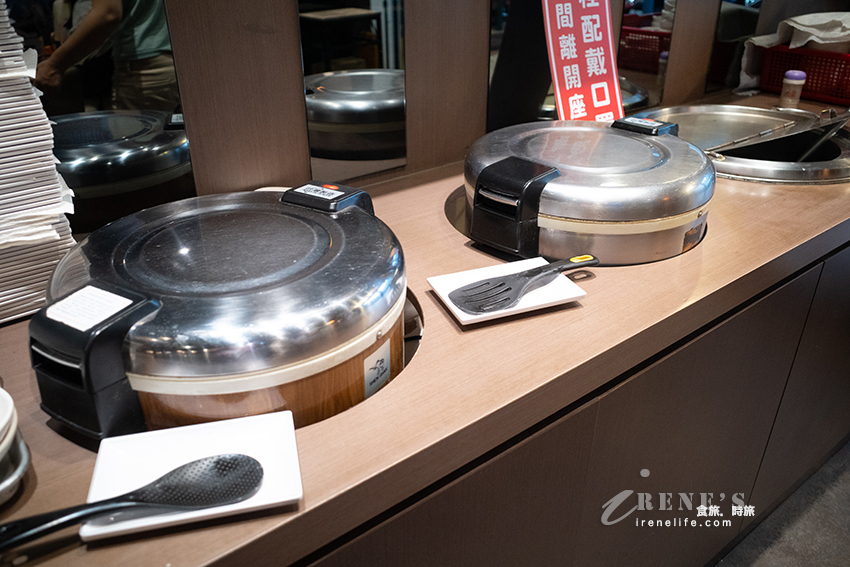 輔大人氣美食,還沒開門就開始排隊,最便宜190元,白飯、熱湯、飲料無限供應 輔大人氣美食,還沒開門就開始排隊,最便宜190元,白飯、熱湯、飲料無限供應