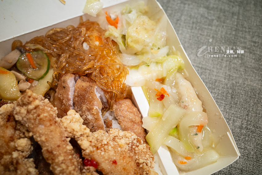 只賣平日而且一天只賣3小時的巷弄排隊便當店!只能外帶無內用,人氣必吃小雞飯 只賣平日而且一天只賣3小時的巷弄排隊便當店!只能外帶無內用,人氣必吃小雞飯