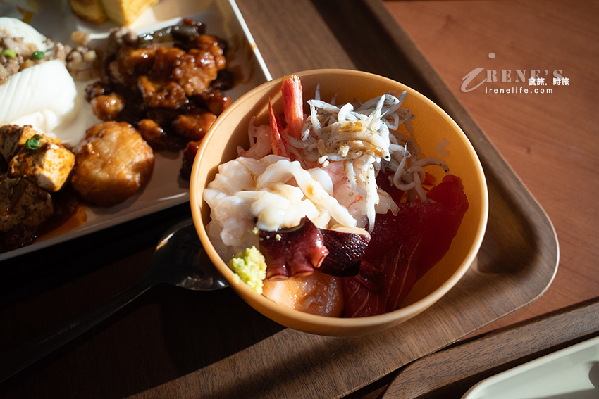 離關西機場只要兩站,一出站就到飯店,房間寬敞有大浴場,早餐海鮮丼吃到飽!適合早班機晚班機 離關西機場只要兩站,一出站就到飯店,房間寬敞有大浴場,早餐海鮮丼吃到飽!適合早班機晚班機