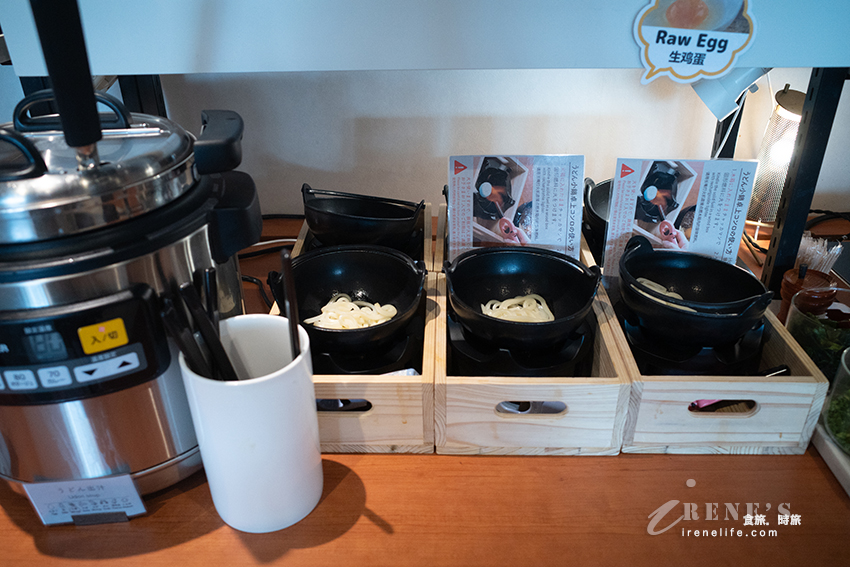 離關西機場只要兩站，一出站就到飯店，房間寬敞有大浴場，早餐海鮮丼吃到飽！適合早班機晚班機