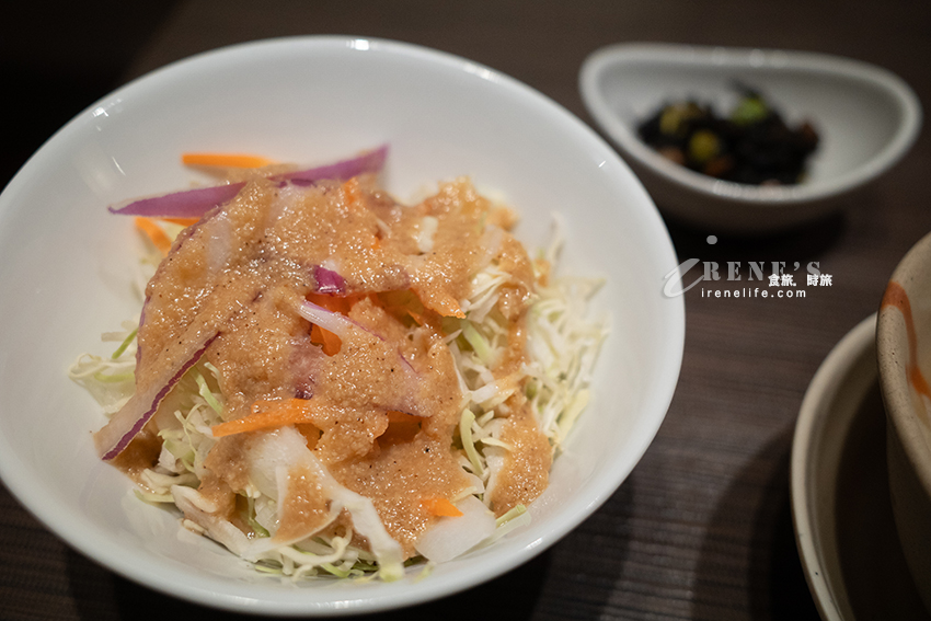 日本岡山車站前美食推薦｜Aeon內的牛舌專賣店，熟成的厚切牛舌超過癮，三味定食一次吃到三種部位的牛舌