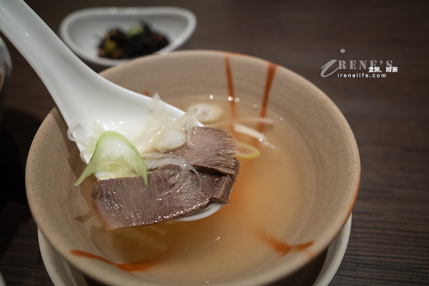 日本岡山車站前美食推薦｜Aeon內的牛舌專賣店，熟成的厚切牛舌超過癮，三味定食一次吃到三種部位的牛舌