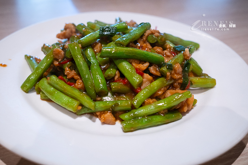 三重港式料理茶餐廳,熱炒、港點、煲飯、粥品樣樣有,選擇性超多,聚餐聚會皆合宜 三重港式料理茶餐廳,熱炒、港點、煲飯、粥品樣樣有,選擇性超多,聚餐聚會皆合宜