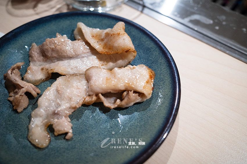 經過走過一定錯過的三重超低調個人燒肉新開幕,用餐環境很優質,小菜可無限續 經過走過一定錯過的三重超低調個人燒肉新開幕,用餐環境很優質,小菜可無限續